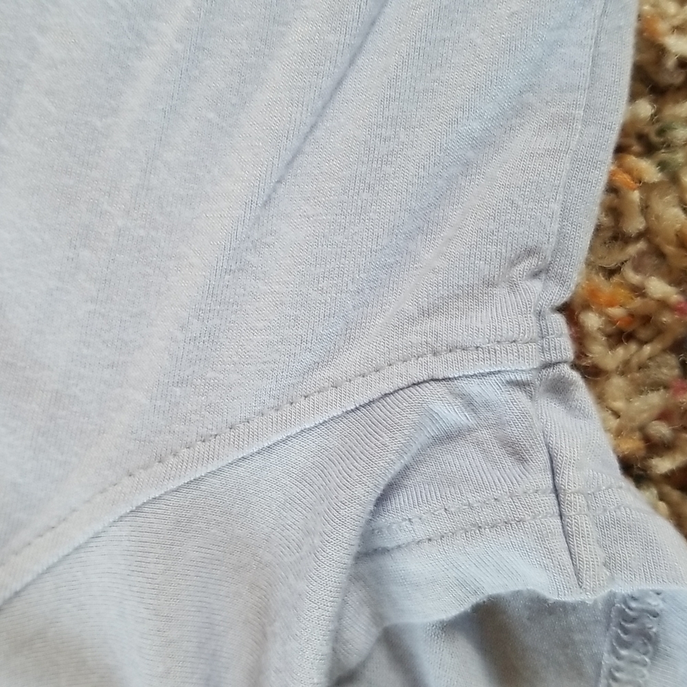 T-Shirt - Picture 3 of 4